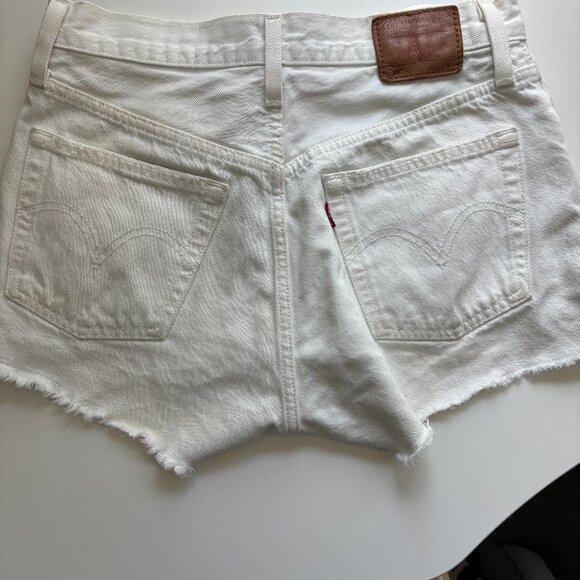 Levi’s White 501 Buttonfly Jean Shorts Size 26 - Picture 11 of 15